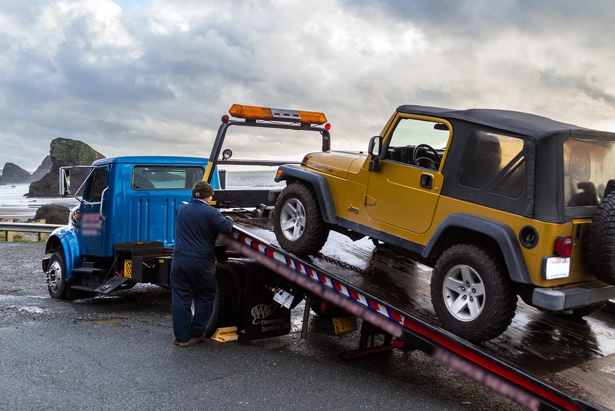 this image shows towing services in Sunrise, FL