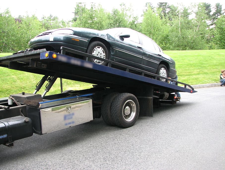 this image shows cheap towing services in Sunrise, FL